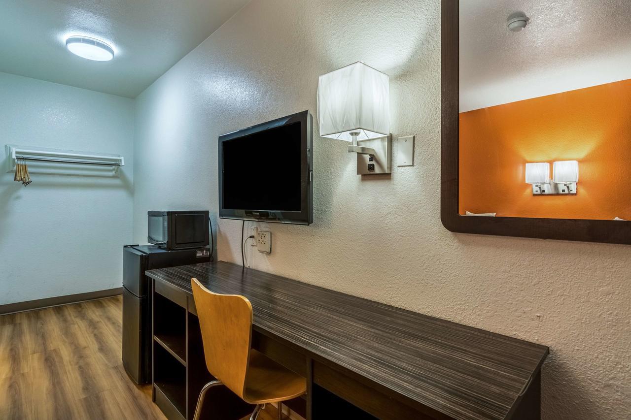 Hotel 6-lumberton, Nc 3*